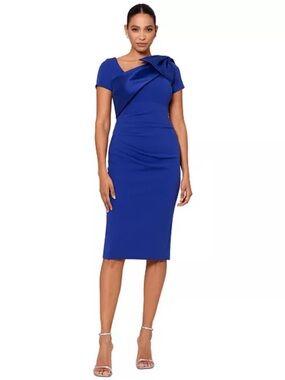 Betsy & Adam Bow Sheath Dress
Size 6P